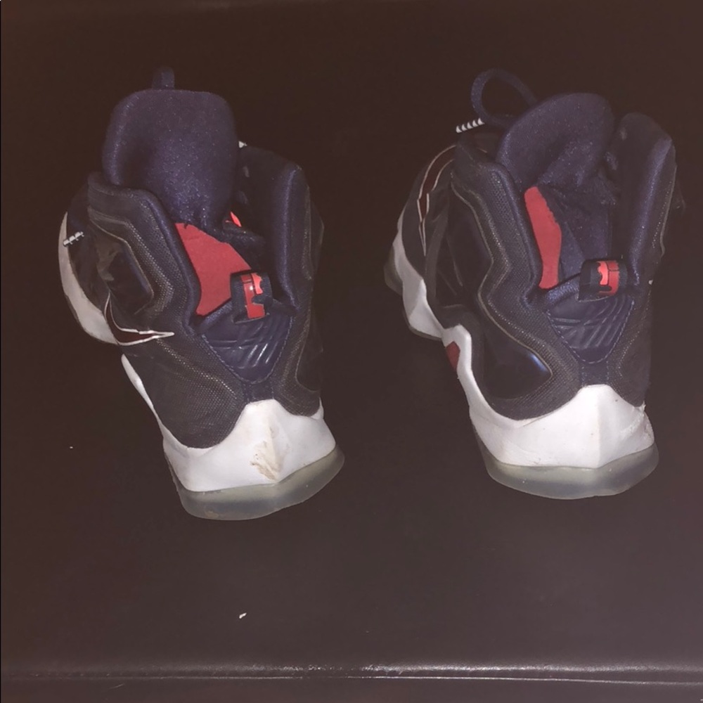 Lebron | 13 | - Picture 3 of 5